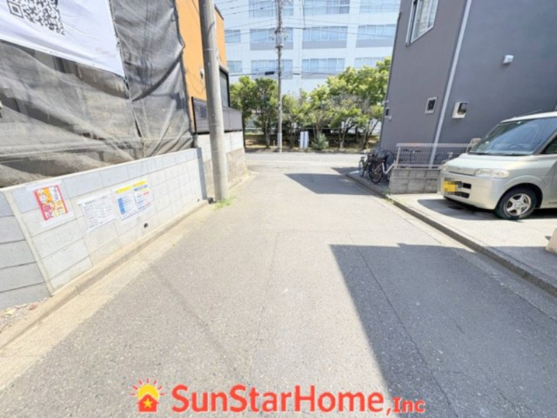 【サンスターホーム】羽村市栄町　新築1邸の前面道路含む現地写真