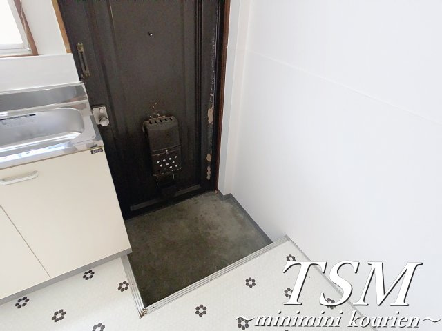 第二東和マンションの玄関