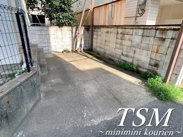 第二東和マンションの駐車場