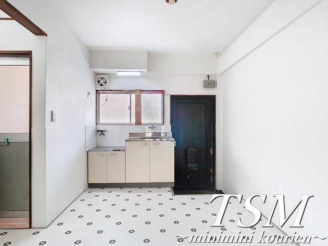 第二東和マンションの居間・リビング