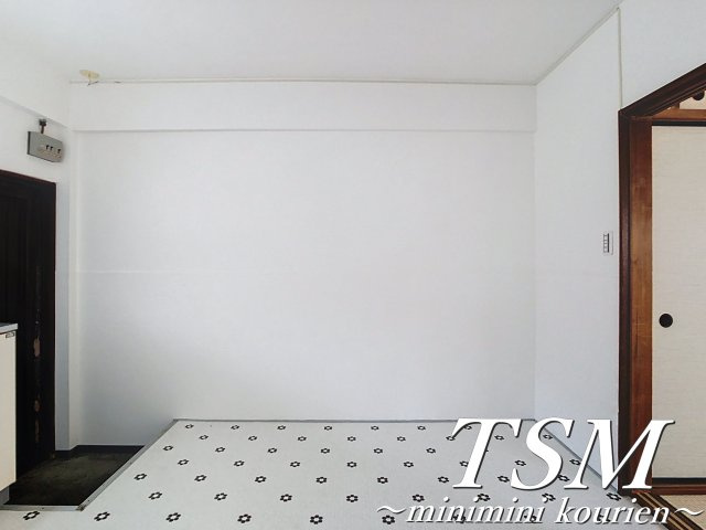 第二東和マンションの居間・リビング