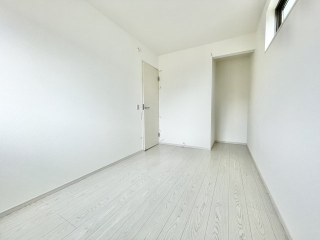 寝屋川市池田東町  新築一戸建ての洋室|使い勝手のいい洋室です