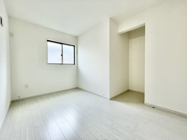 寝屋川市池田東町  新築一戸建ての洋室|使い勝手のいい洋室です