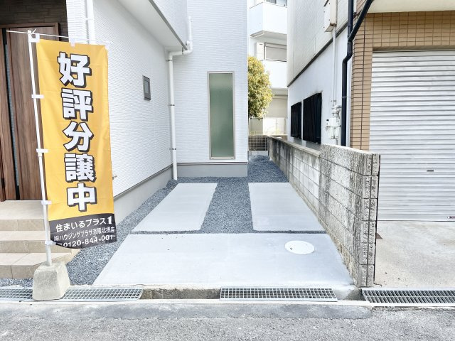 寝屋川市池田東町  新築一戸建ての駐車場|駐車場があります