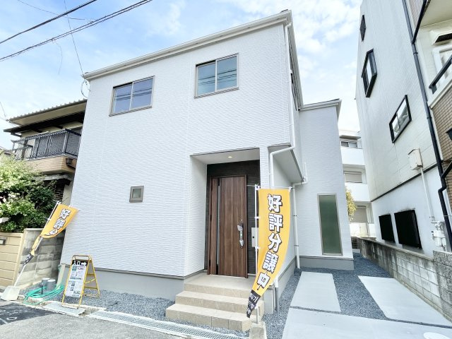 寝屋川市池田東町  新築一戸建ての外観|きれいな外観です