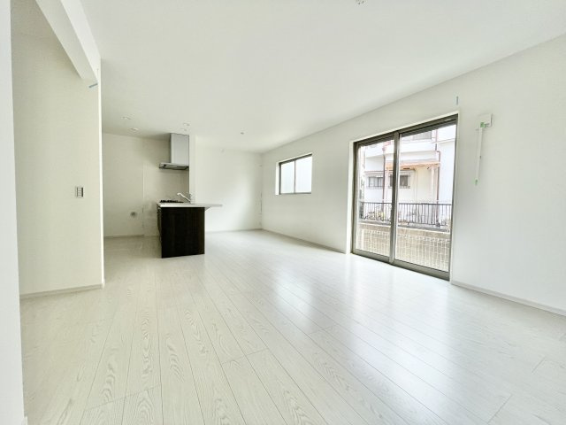 寝屋川市池田東町  新築一戸建ての居間・リビング|こちらの居間で趣味の時間をお楽しみください