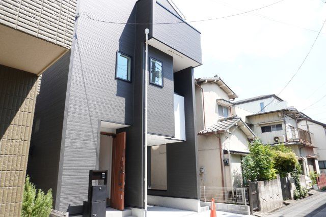 草加市八幡町 新築分譲住宅の外観