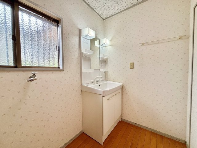 京田辺市薪畠の洗面所