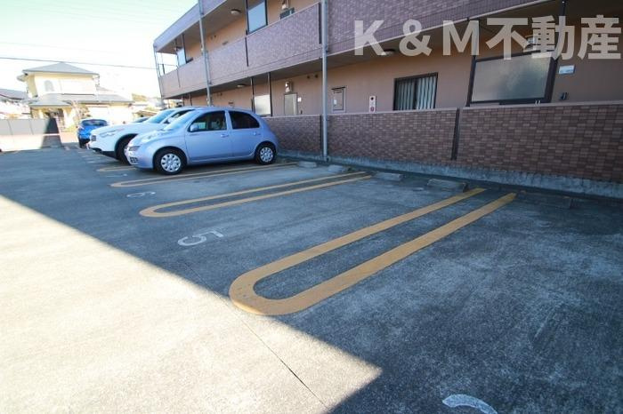 ヌーベルバーグ北柏の駐車場|駐車スペースもあります