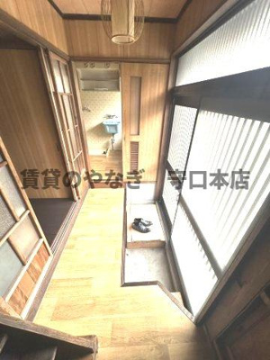 【玄関】 | 紅屋町貸家