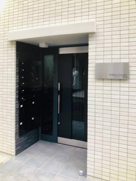 新宿区揚場町の賃貸マンションのエントランス