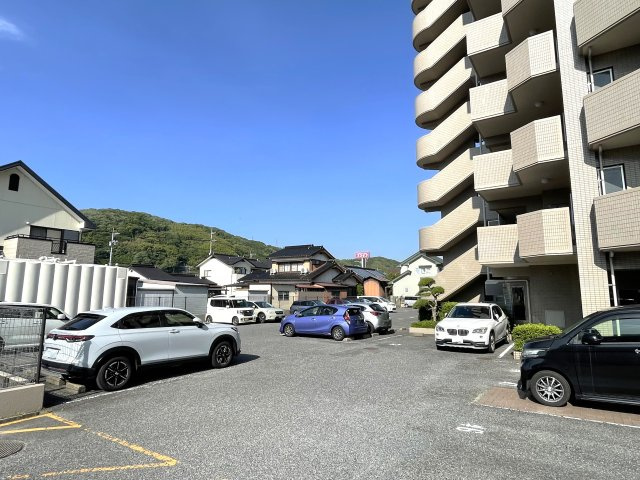 サーパス新南陽の駐車場