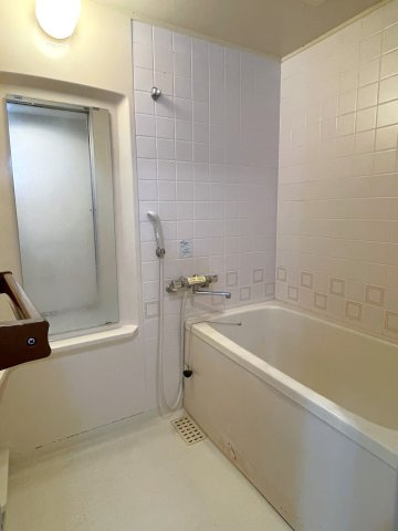 サーパス新南陽の浴室