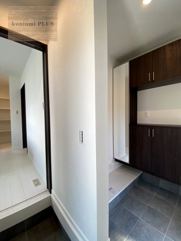 大東市諸福1丁目(2号地)の玄関