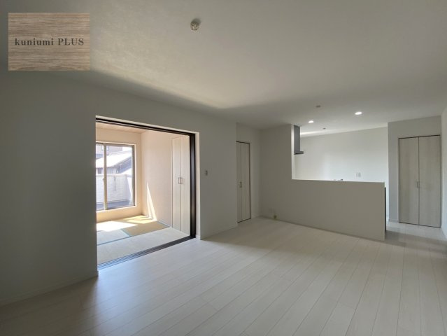 大東市諸福1丁目(2号地)の居間・リビング