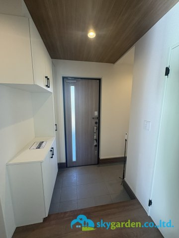 大磯町生沢3期　新築戸建　全1棟1号棟の玄関