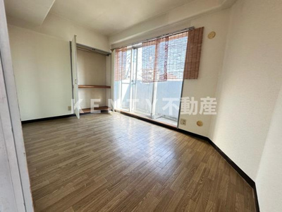 【内装】 | アクセスマスダ | 明るい室内です