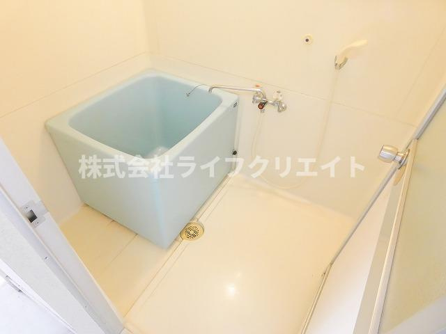 フォレストナノ日野の浴室