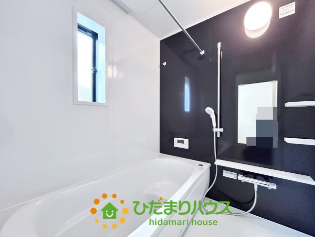 蓮田市黒浜第10　新築一戸建て　クレイドルガーデンの浴室|壁はマグネットで付けられる浮かせて収納が可能です！