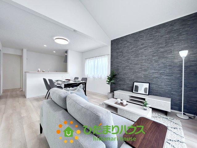 蓮田市黒浜第10　新築一戸建て　クレイドルガーデンの居間・リビング|16.5帖の天高のLDKです！