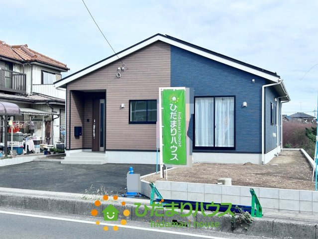 蓮田市黒浜第10　新築一戸建て　クレイドルガーデンの外観|2色のデザインで落ち着いた印象です！