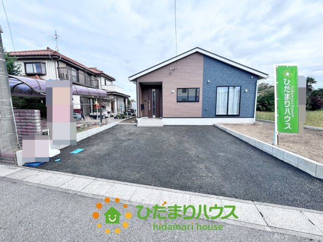 蓮田市黒浜第10　新築一戸建て　クレイドルガーデンの駐車場|並列2台駐車可能です！