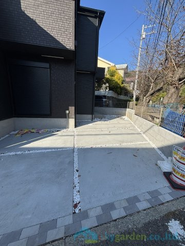 二宮町山西2期　新築戸建　全1棟1号棟の駐車場