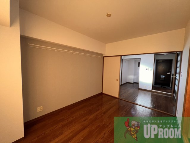 エレガントパレス守山の居間・リビング