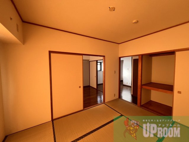 エレガントパレス守山の和室