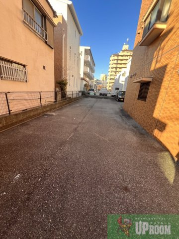 エレガントパレス守山の駐車場