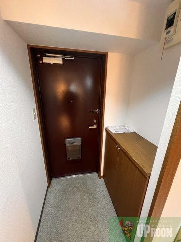 エレガントパレス守山の玄関