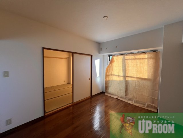 エレガントパレス守山の居間・リビング