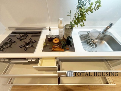 【キッチン】 | ファミール澄川 | 料理を楽しむキッチンスペース。使いやすさと心地よい暮らしを追及し、愛着を持って使い続けられる空間へ。