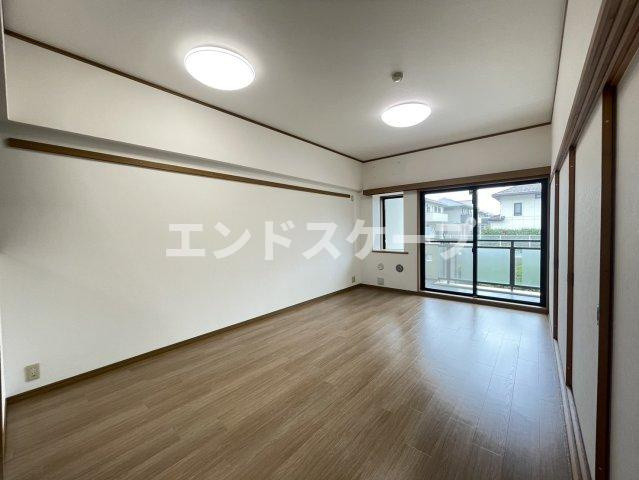 T-one MIYAHARA East Aの居間・リビング|高崎、前橋、伊勢崎エリアのお部屋探しはエンドスケープまで！お客様の理想お聞かせ下さい♪