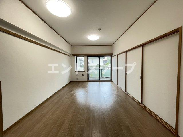 T-one MIYAHARA East Aの居間・リビング|高崎、前橋、伊勢崎エリアのお部屋探しはエンドスケープまで！お客様の理想お聞かせ下さい♪