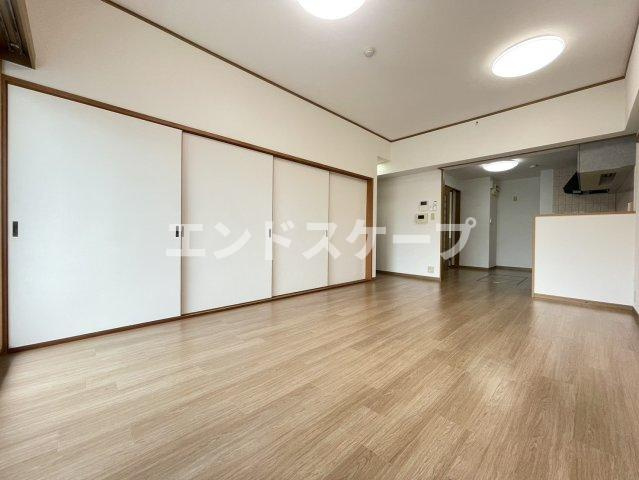 T-one MIYAHARA East Aの居間・リビング|高崎、前橋、伊勢崎エリアのお部屋探しはエンドスケープまで！お客様の理想お聞かせ下さい♪