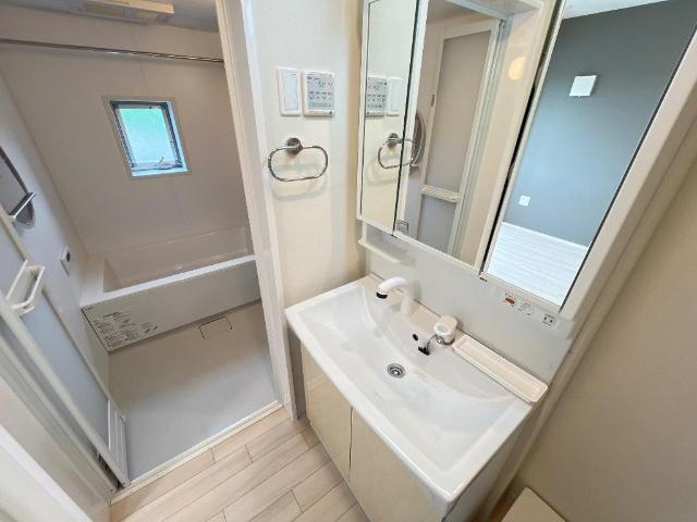 鶴ヶ島市富士見４丁目新築工事Ｂの洗面所|洗髪洗面化粧台（イメージ）