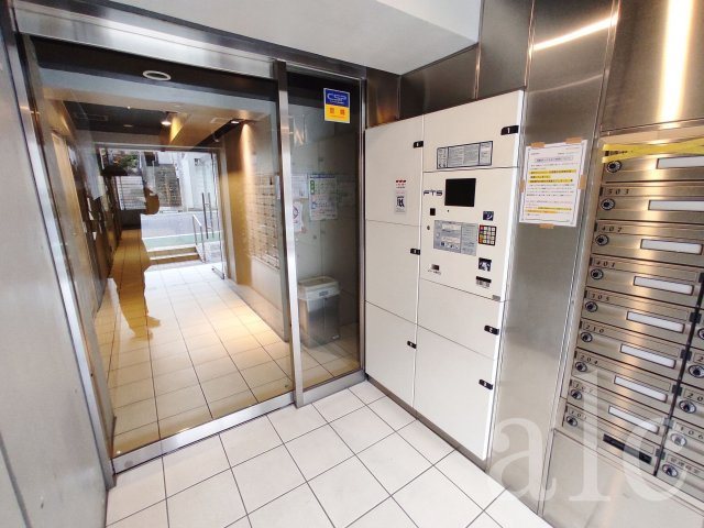 ブライズ新宿中井のその他共用部分|宅配ボックス。お忙しい方も安心のできる共用設備です。
