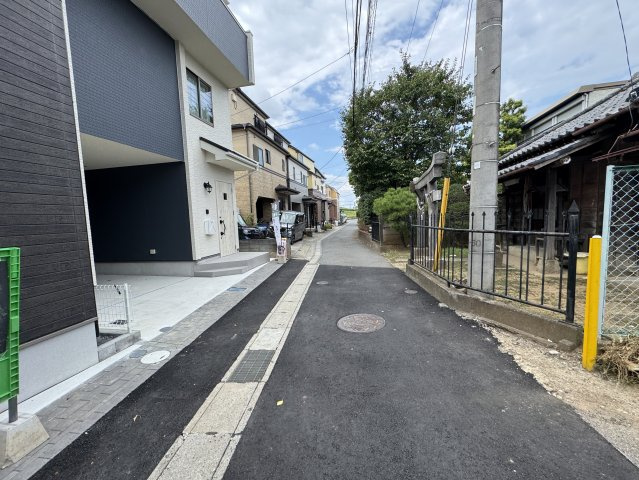 市川市稲荷木２丁目新築戸建の前面道路含む現地写真|北側前面道路