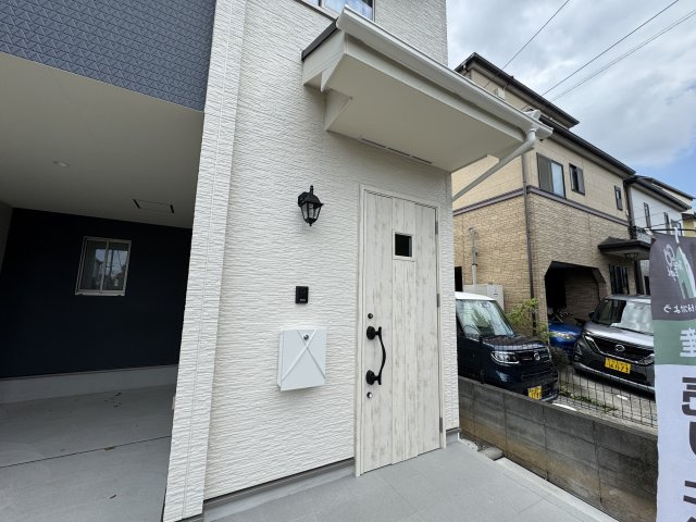 市川市稲荷木２丁目新築戸建のエントランス|エントランス・玄関ポーチ