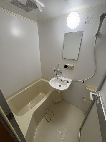 メゾン・ド・ヴィレ　須磨潮見坂の浴室|きれいなお風呂です