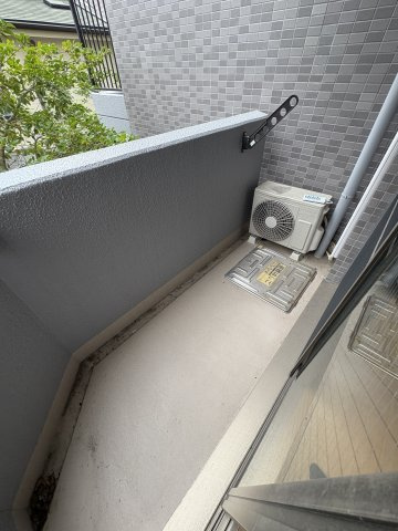 メゾン・ド・ヴィレ　須磨潮見坂のバルコニー|外からの目が気にならないバルコニーで洗濯物が干せます