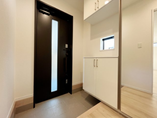 『八王子市新築戸建て』八王子市北野町547-11【仲介手数料無料】　６期の玄関|～仲介手数料無料☆八王子ひなた不動産～　八王子市北野町　新築戸建て