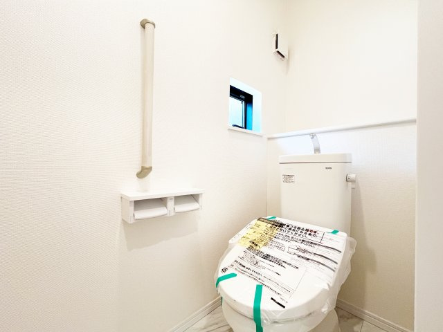 『八王子市新築戸建て』八王子市北野町547-11【仲介手数料無料】　６期のトイレ|～仲介手数料無料☆八王子ひなた不動産～　八王子市北野町　新築戸建て