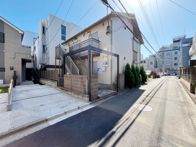 『八王子市新築戸建て』八王子市北野町547-11【仲介手数料無料】　６期の前面道路含む現地写真|～仲介手数料無料☆八王子ひなた不動産～　八王子市北野町　新築戸建て