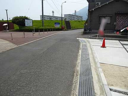 広島市安佐北区可部東１丁目　新築一戸建て(全4棟)の前面道路含む現地写真