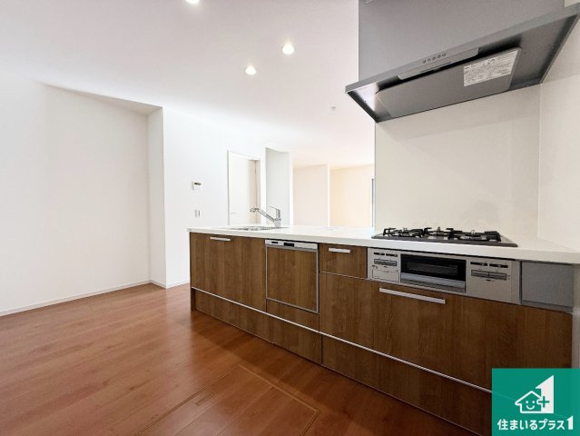 枚方市楠葉野田　第2期　新築一戸建ての前面道路含む現地写真|周辺は落ち着いた街並みの住宅地！子育てがしやすい住環境です！まだ未完成ですが、現地でしかわからない事もございます。是非一度ご覧ください。