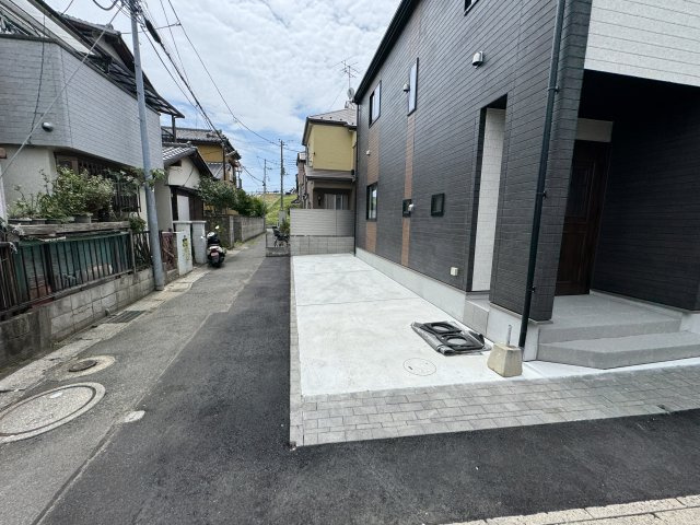 市川市稲荷木２丁目新築戸建の駐車場|B号棟駐車スペース・縦列2台駐車可
