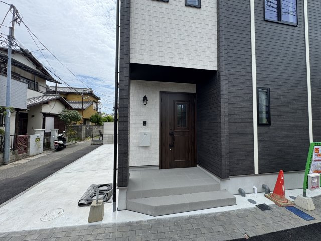 市川市稲荷木２丁目新築戸建のエントランス|エントランス・玄関ポーチ