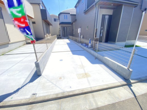 祝：成約済み　八王子市　川口町　新築戸建て　１７期の駐車場|～仲介手数料無料☆八王子ひなた不動産～　八王子市川口町　新築戸建て